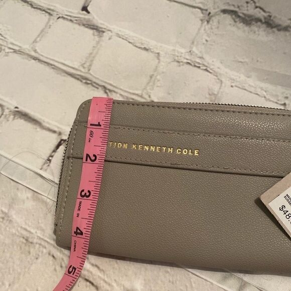 🆕 KENNETH COLE REACTION | Grey Wallet - Picture 3 of 5